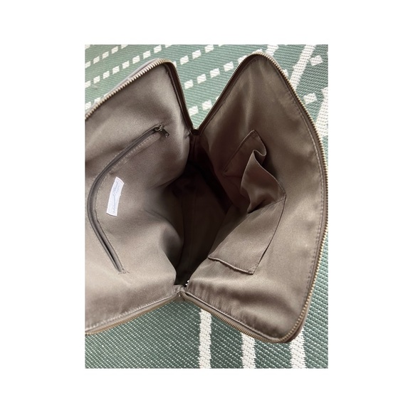 Universal Threads Backpack / Traveling Tote - Picture 4 of 6